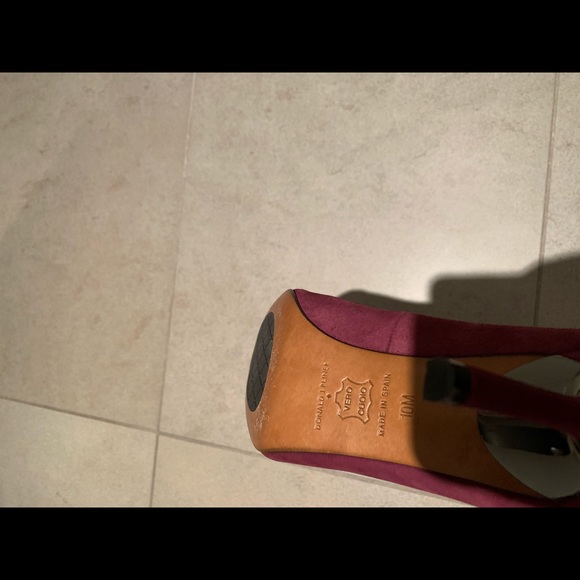 Donald J. Pliner shoes - Picture 6 of 7